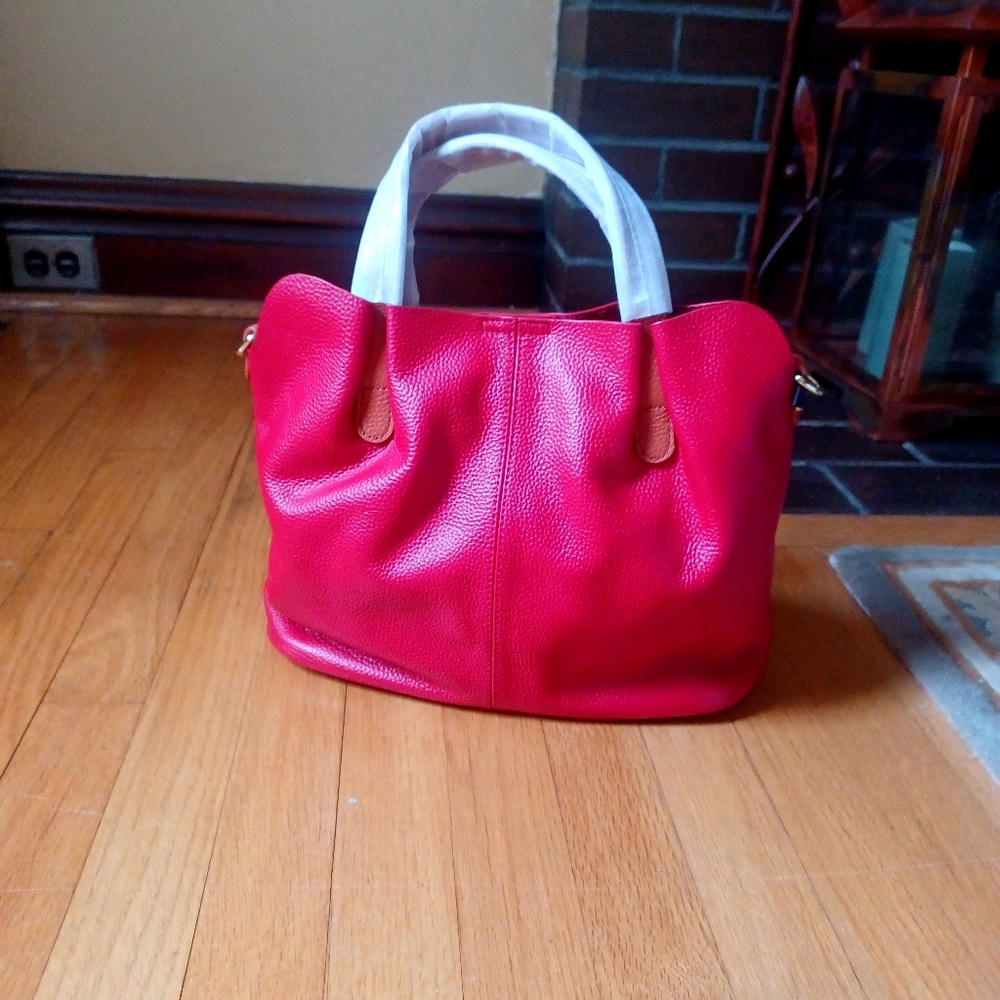 RED GENUINE TOP GRAIN LEATHER CROSSBODY HANDBAG-(NWOT) - Picture 2 of 6